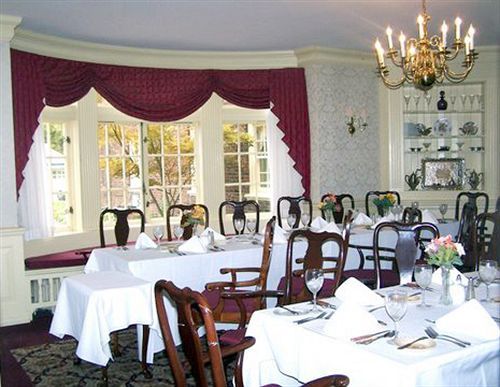 Montague Inn Saginaw Restoran gambar