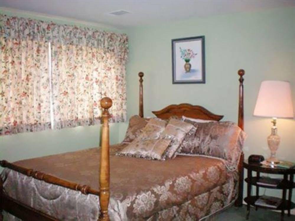 Montague Inn Saginaw Luaran gambar